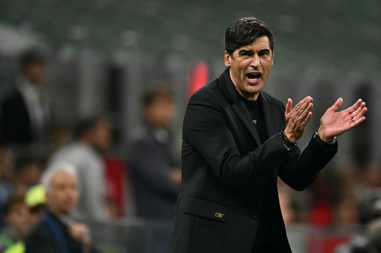 L'entraîneur de l'AC Milan Paulo Fonseca lors de la défaite de son équipe face à Naples le 29 octobre 2024 à San Siro