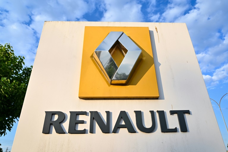 Le directeur financier de Renault a indiqué que le groupe se préparait à respecter les normes européennes de CO2 pour l'année 2025, contre lesquelles s'est élevé son directeur général Luca de Meo