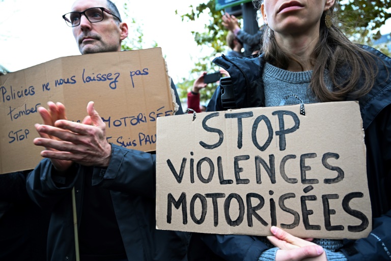 Rassemblement place de La République à Paris, le 19 octobre 2024, contre les violences motorisées et en hommage à Paul, un cycliste de 27 ans mort après avoir été renversé par une voiture au cours de la semaine