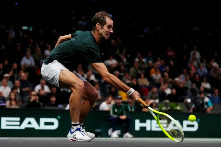 Richard Gasquet opposé au  Belge Zizou Bergs à Paris, le 29 octobre 2024