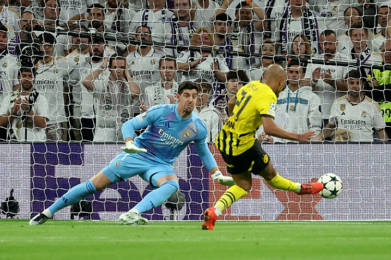 L'attaquant néerlandais de Dortmund, Donyell Malen, ouvre le score contre le Real en Ligue des champions, le 22 octobre 2024 à Madrid