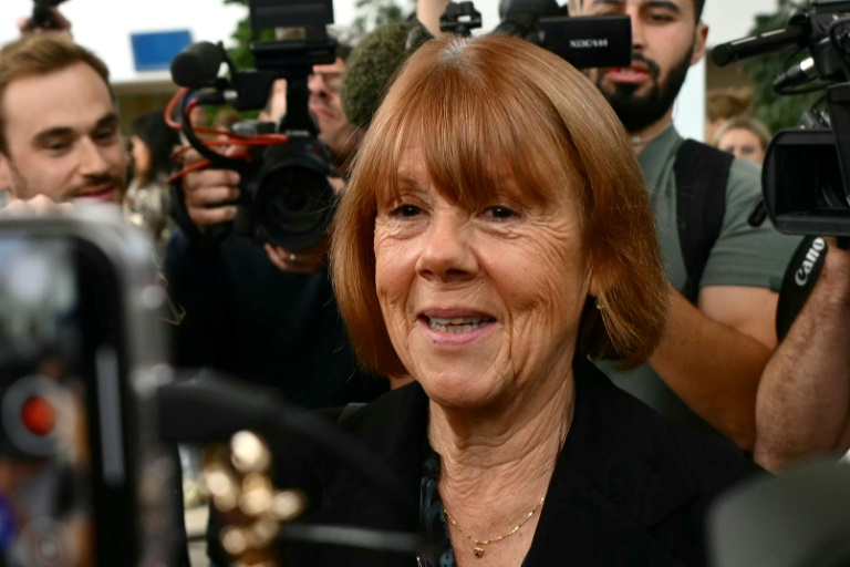 Gisèle Pelicot s'exprimant face à la presse à la sortie de l'audience