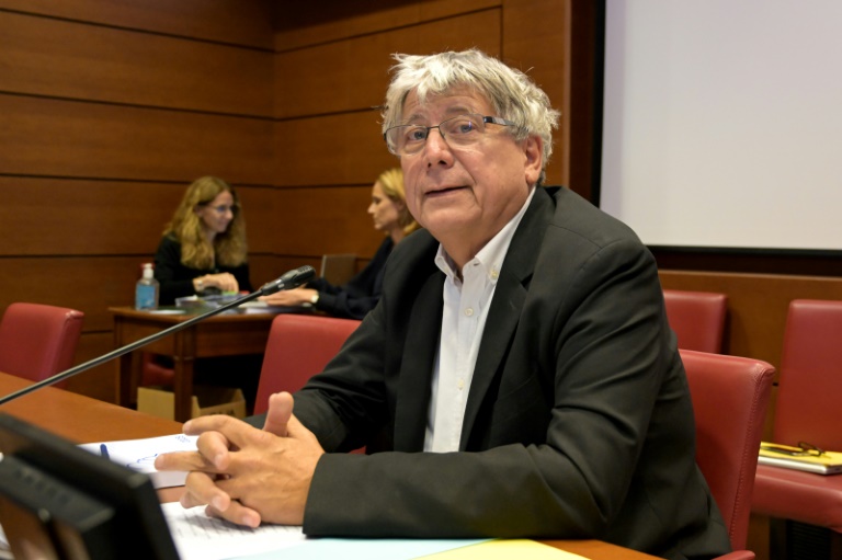 Le député LFI Eric Coquerel, président de la commission des Finances, pose le 16 octobre 2024 à l'Assemblée nationale à Paris