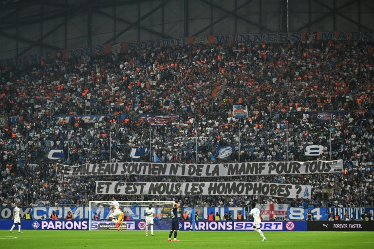 Banderole des supporters marseillais contre le ministre de l'Intérieur Bruno Retailleau, lors d'OM-PSG, à Marseille, le 27 octobre 2024