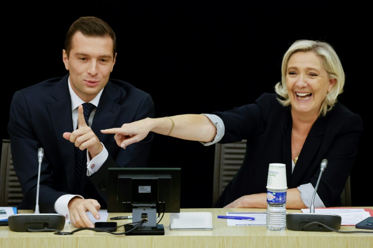 Jordan Bardella et Marine Le Pen à l'Assemblée nationale à Paris, le 15 septembre 2024