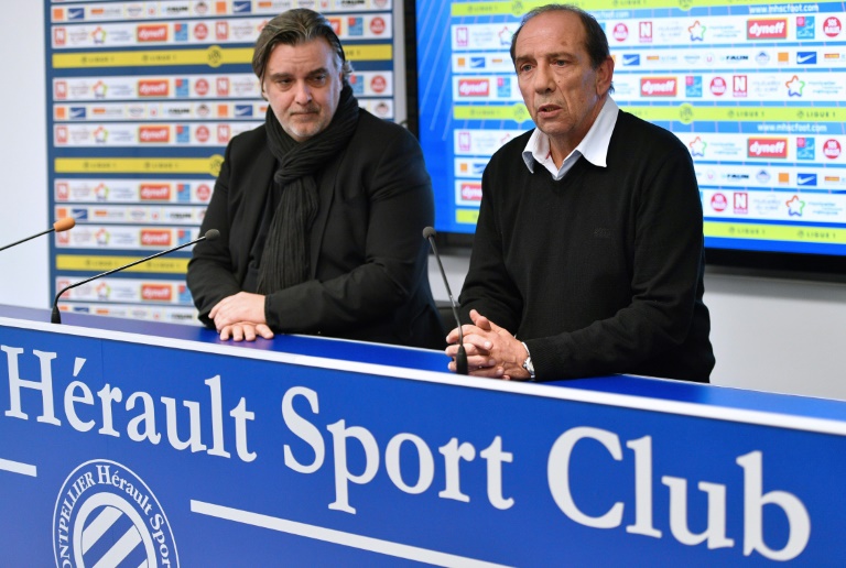 Le président de Montpellier Laurent Nicollin (à gauche) et Jean-Louis Gasset face à la presse le 31 janvier 2017 à Montpellier lors du précédent passage de l'entraîneur à la tête du club héraultais. Il s'agissait déjà d'assurer le maintien du MHSC