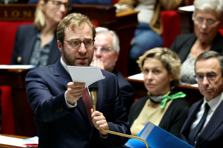 Le ministre de l'Economie et des Finances, Antoine Arnaud, s'adresse aux députés à l'Assemblée nationale, le 15 octobre 2024 à Paris