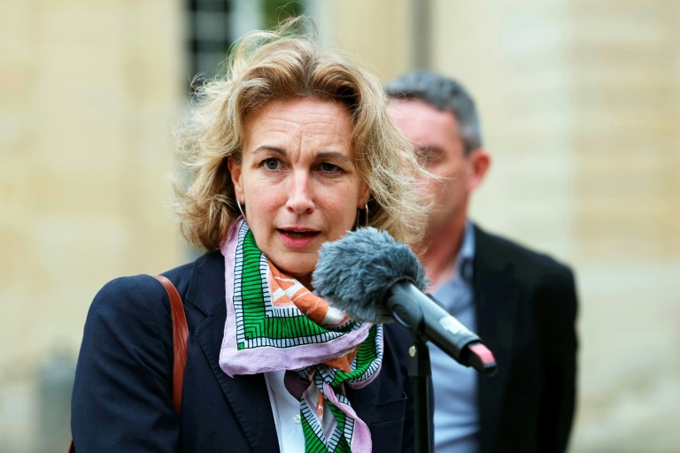 La secrétaire générale de la CFDT Marylise Léon dans la cour de l'hôtel Matignon après un entretien avec le Premier ministre Michel Barnier, le 24 septembre 2024 à Paris