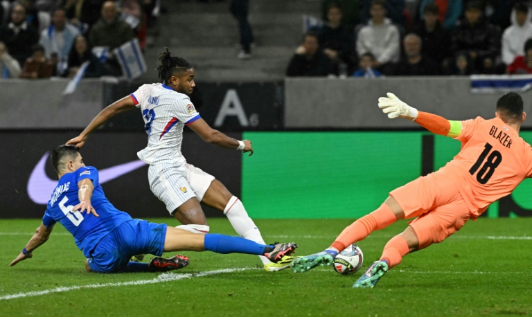 L'attaquant français Christopher Nkunku (c) marque contre Israël, le 10 octobre 2024 à Budapest