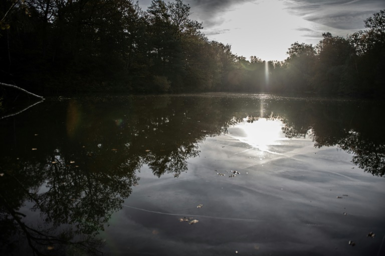 L'Étang Rompu à Saint-Léger-en-Yvelines, lors d'une reconstitution de la mort de Robert Boulin, le 28 octobre 2019