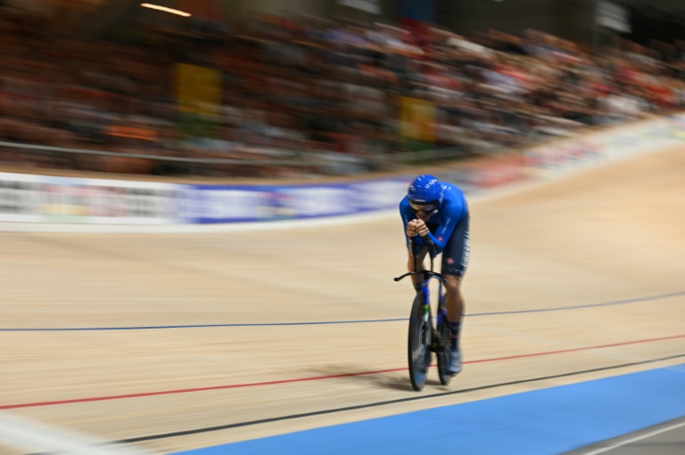 L'Italien Jonathan Milan est allé chercher le titre et le record du monde de la poursuite individuelle le 18 octobre 2024 aux Mondiaux de cyclisme sur piste de Ballerup, au Danemark