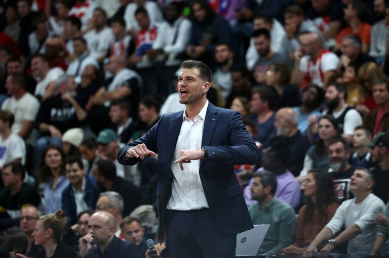 Le coach de Paris Basket Tiago Splitter lors de la réception de l'Etoile rouge en Euroligue, le 4 octobre 2024