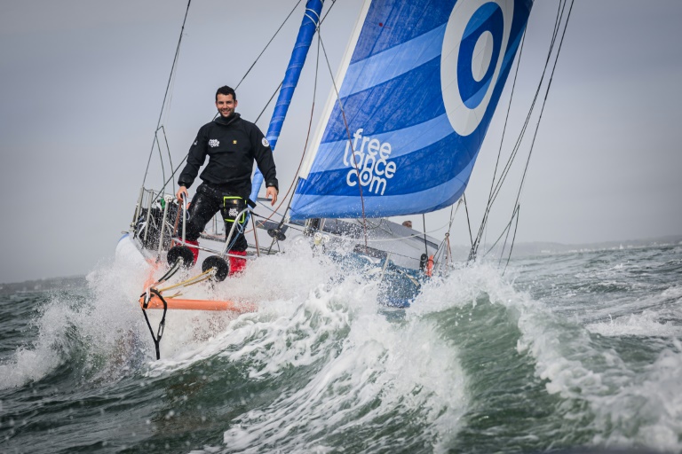 Le skipper français Guirec Soudée sur son Imoca Freelance.com, au large de Concarneau, quelques mois avant de prendre le départ de la course à la voile en solitaire du Vendée Globe, le 5 avril 2024