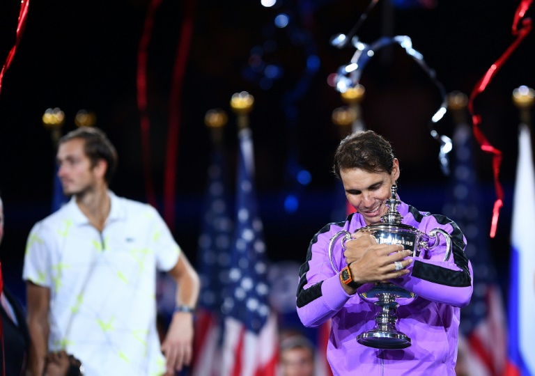 Rafael Nadal a capturé son 19e titre du Grand Chelem dimanche en remportant la finale de l'US Open, battant le Russe Daniil Medvedev 7-5, 6-3, 5-7, 4-6, 6-4 pour s'emparer de sa quatrième couronne à New York