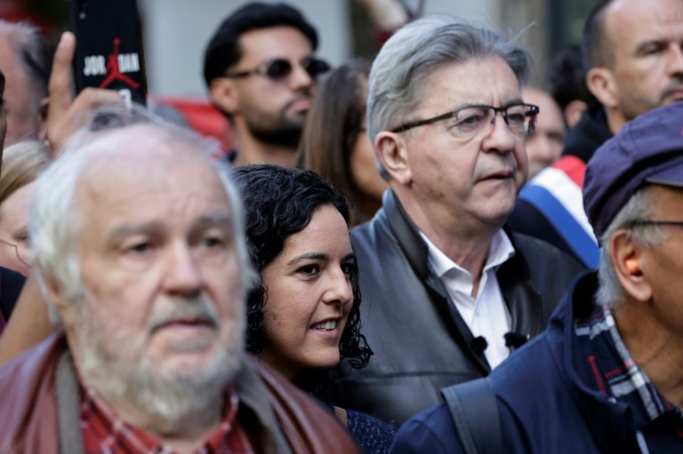 Les Insoumis Jean-Luc Mélenchon, à droite, et Manon Aubry, au centre, dans la manifestation de soutien aux Palestiniens à Paris, le 5 octobre 2024