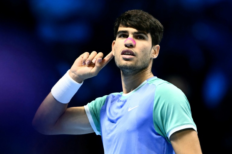 L'Espagnol Carlos Alcaraz durant son match contre le Russe Andrey Rublev lors de la 4ème journée des Masters ATP le 13 novembre 2024 à Turin