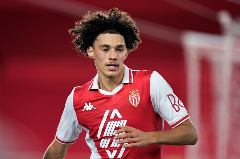 Le milieu offensif français de l'AS Monaco Maghnes Akliouche lors du match de Ligue des champions contre l'Étoile Rouge de Belgrade, au stade Louis II de Monaco, le 22 octobre 2024