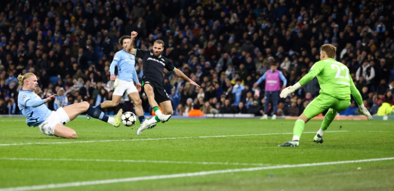 Erling Haaland inscrit le but du 3-0 pour les Citizens avant le réveil spectaculaire de Feyenoord à Manchester, le 26 novembre 2024