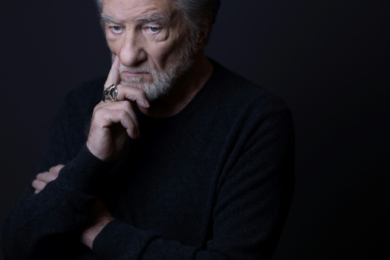 Eddy Mitchell pose le 27 novembre 2024 à Paris