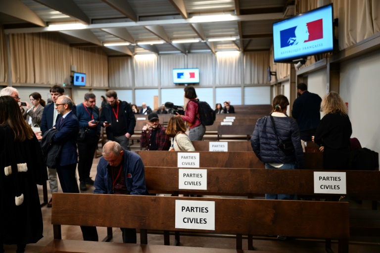 Avant le début du procès de l'effondrement des deux immeubles de la rue d'Aubagne, le 7 novembre 2024 au palais de justice de Marseille