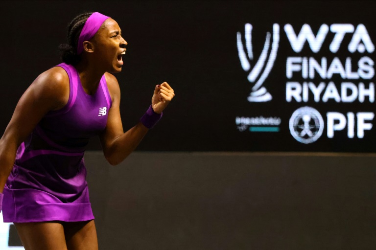 L'Américaine Coco Gauff vient de battre la Polonaise  Iga Swiatek en match de poule aux Masters WTA le 5 novembre 2024 à Ryad