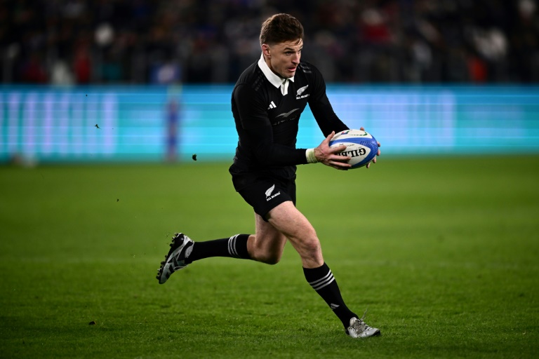 Le demi de mêlée de la Nouvelle-Zélande Beauden Barrett durant la victoire de son équipe face à l'Italie le 23 novembre 2024 à Turin