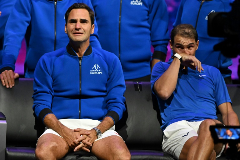 Roger Federer et Rafael Nadal en Laver Cup, émus, lors du dernier match professionnel du Suisse, le 24 septembre 2022 à Londres