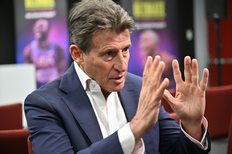 Sebastian Coe candidat à la présidence du Comité olympique international lors de son entretien avec l'AFP au  National Athletics Center de  Budapest le 22 novembre 2024