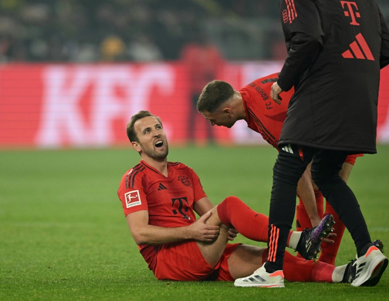 L'attaquant anglais du Bayern Munich Harry Kane est sorti sur blessure à la 33e minute du match Dortmund-Munich samedi en Bundesliga.