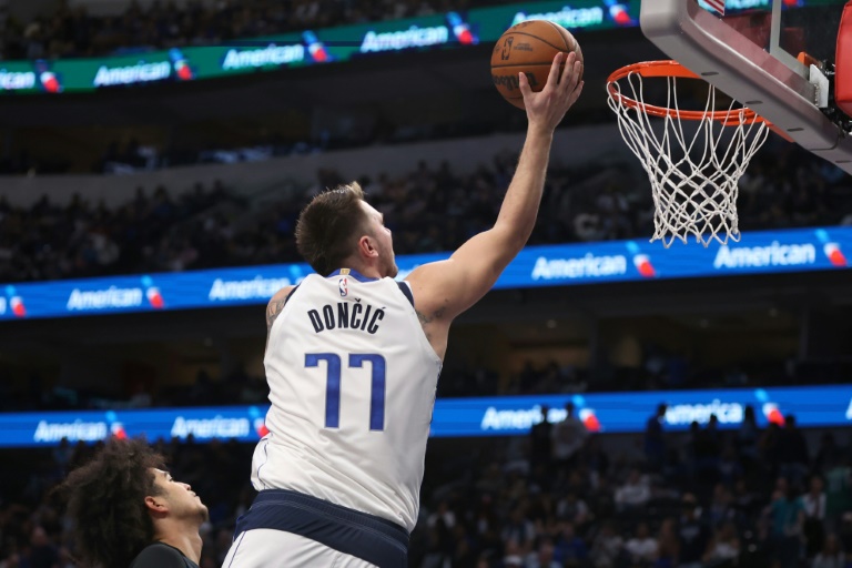 Luka Doncic, la star slovène des Dallas Mavericks, lors d'un match de NBA contre le Magic d'Orlando, à Dallas, le 3 novembre 2024