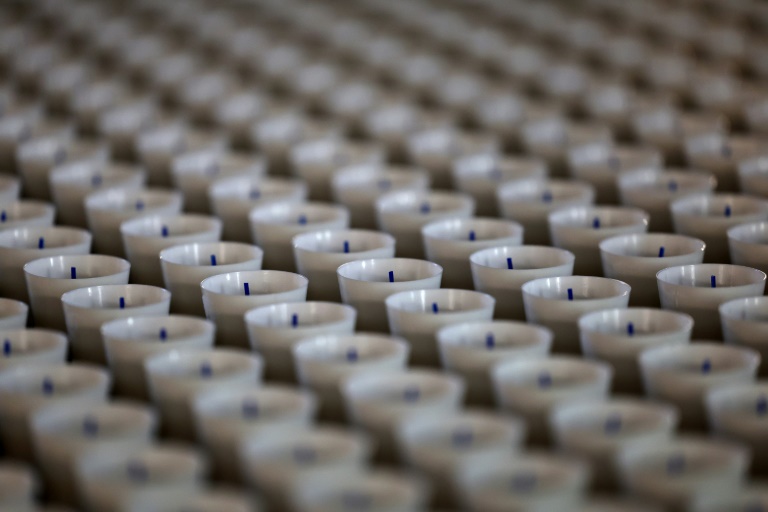 Des bougies votives fabriquées pour la cathédrale Notre-Dame de Paris à la Ciergerie de Lourdes, le 7 novembre 2024 dans les Hautes-Pyrénées