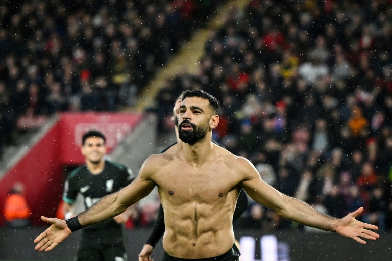 L'attaquant égyptien Mohamed Salah offre la victoire à Liverpool sur penalty à Southampton, le 24 novembre 2024