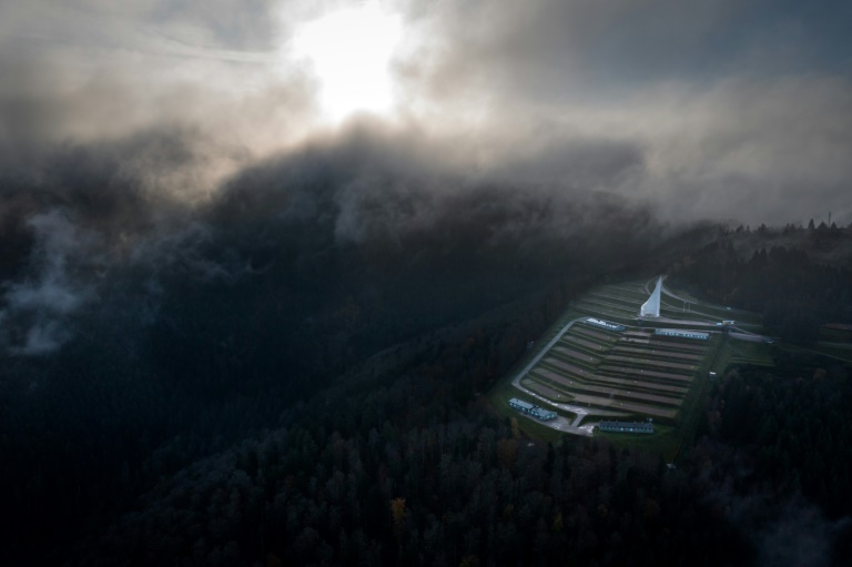 Photo aérienne de l'ancien camp de concentration Natzweiler aussi appelé Struthof, à Natzwiller dans le Bas-Rhin, le 12 novembre 2024