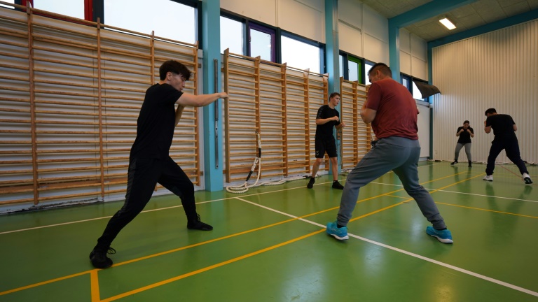 Entraînement de boxe dans un gymnase du Fight Club Nanoq, à Nuuk, le 28 août 2024 au Groenland