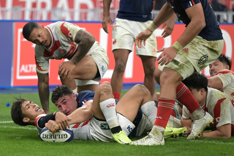 Le français Paul Boudehent a marqué deux essais lors du match entre la France et le Japon en tournée d'automne, au Stade de France à Saint-Denis, le 9 novembre 2024