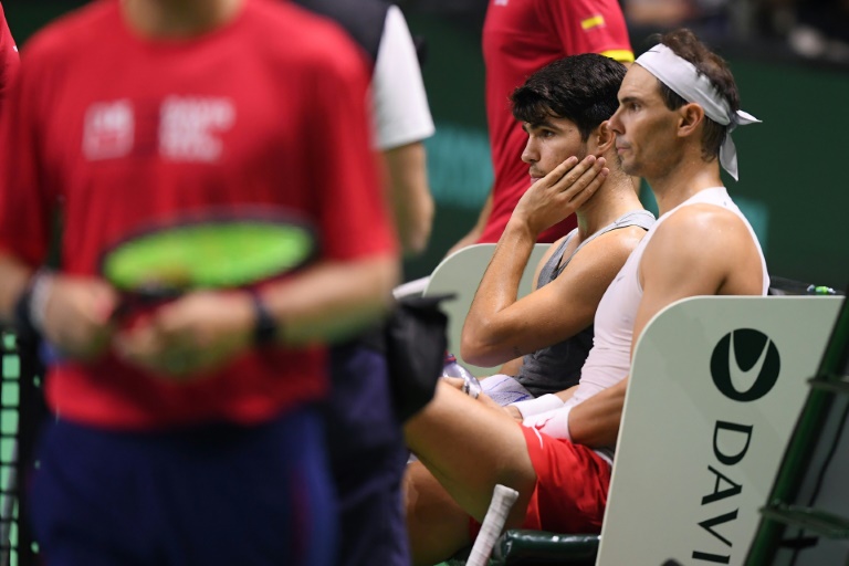 Les Espagnols Rafael Nadal et Carlos Alcaraz avant la phase finale de la Coupe Davis, à Malaga le 18 novembre 2024