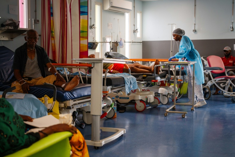 Des patients à l'hôpital de Mamoudzou, le 18 décembre 2024