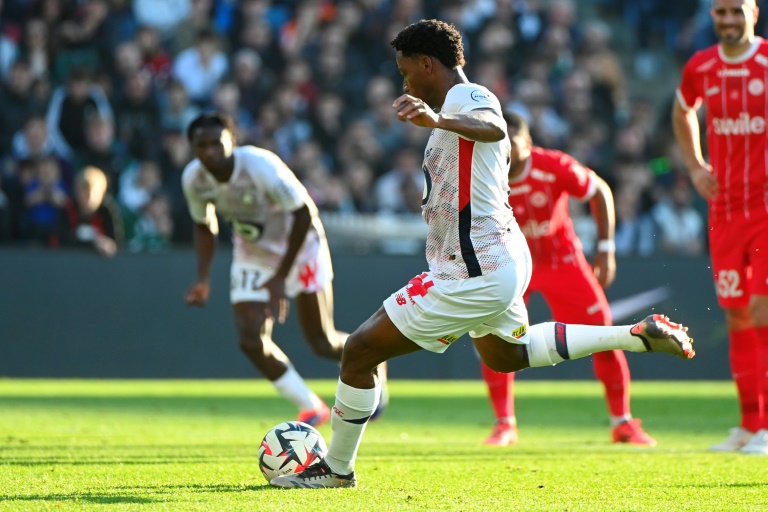 L'attaquant canadien de Lille Jonathan David  buteur sur penalty à Montpellier, le 1er décembre 2024