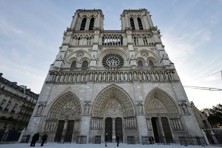 La façade de Notre-Dame de Paris le 29 novembre 2024