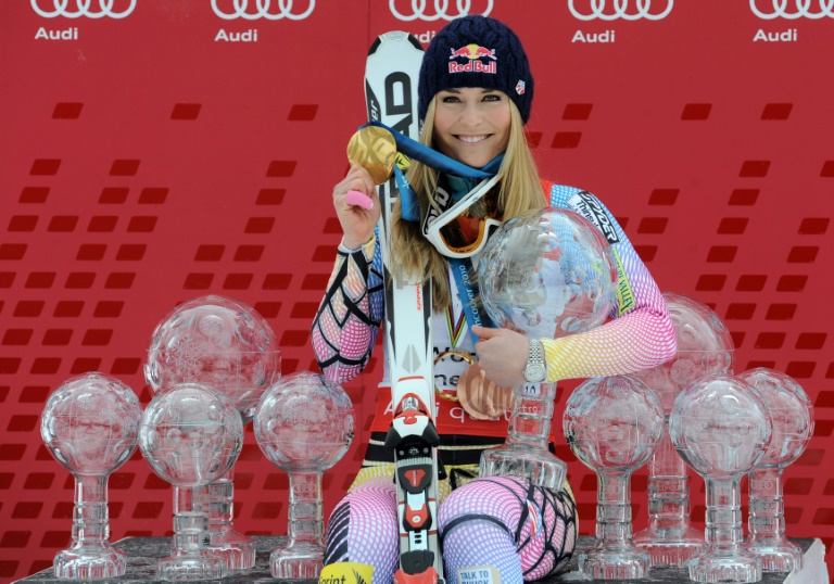 Lindsey Vonn pose avec ses globes de cristal à Garmisch Partenkirchen, en Allemagne, le 13 mars 2010