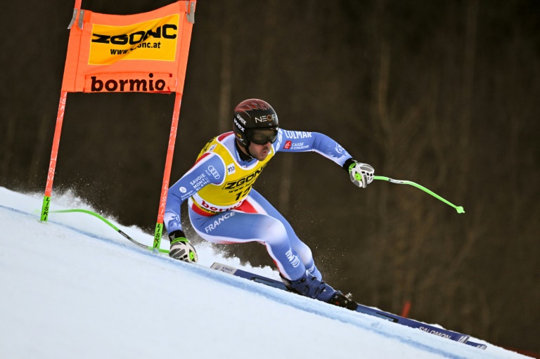 Nils Allègre a pris la 10e place de la descente de Coupe du monde de Bormio le 28 décembre 2024 dans un contexte difficile pour l'équipe de France de ski au lendemain de la lourde chute à l'entraînement de Cyprien Sarrazin, opéré dans la nuit pour drainer un hématome intracrânien