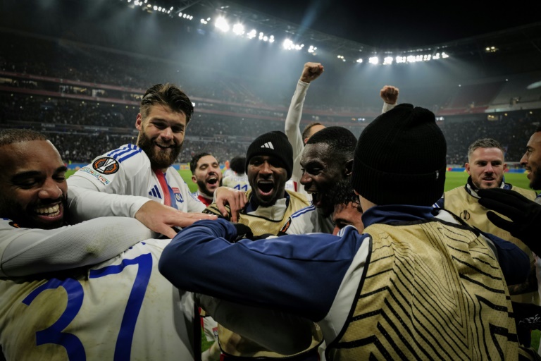 La joie des joueurs lyonnais vainqueurs de l'Eintracht Francfort à Décines-Charpieu, le 12 décembre 2024