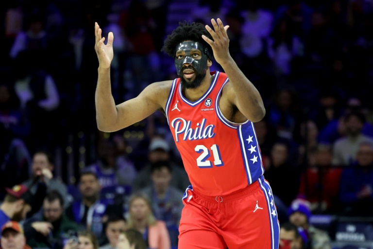 Joel Embiid lors de la victoire des Sixers contre les Charlotte Hornets, le 20 décembre 2024 à Philadelphia