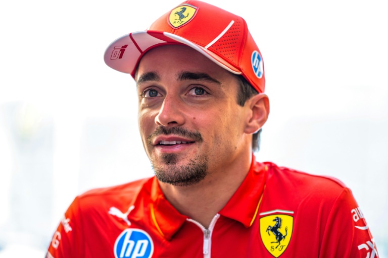 Charles Leclerc le 5 décembre avant le Grand Prix D'Abou Dhabi où il tentera de remporter la deuxième place du championnat du monde