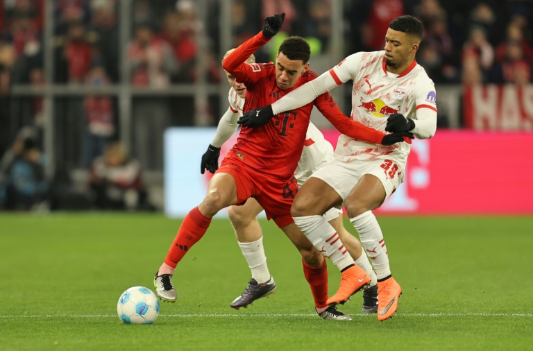 Jamal Musiala et Benjamin Henrichs lors de la victoire du Bayern Munich contre Leipzig en Bundesliga le 20 décembre 2024