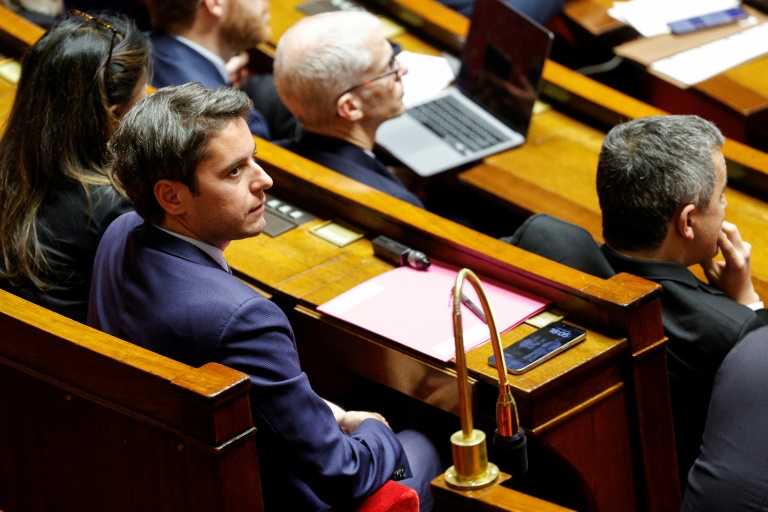 Le président du groupe parlementaire Ensemble pour la République, Gabriel Attal, à l'Assemblée nationale à Paris le 16 décembre 2024