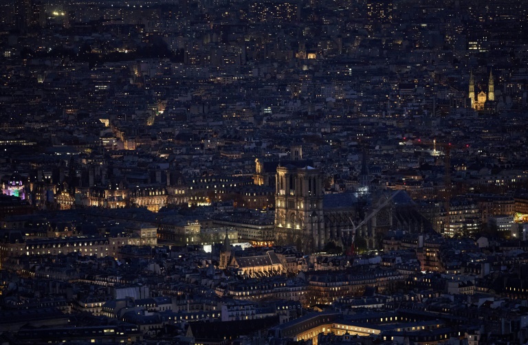 Vue aérienne de la cathédrale Notre-Dame prise le 27 novembre 2024