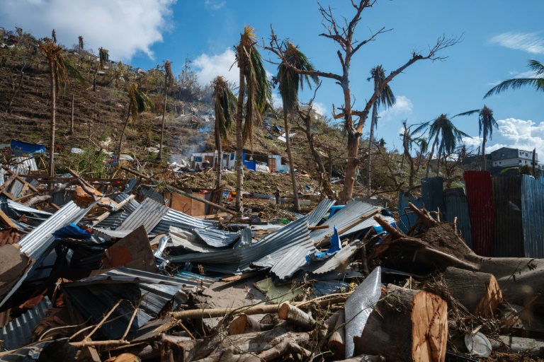 Les dégâts à Pamandzi, Mayotte, le 17 décembre 2024, après le passage du cyclone Chido sur l'archipel