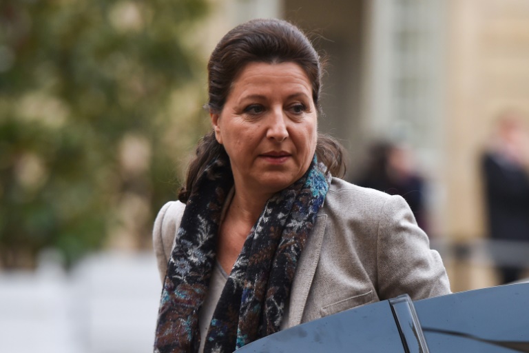 Agnès Buzyn, alors ministre de la Sénté, arrive à l'hôtel Matignon pour une réunion sur les mesures à prendre face aux premiers cas de coronavirus en France et la situation des expatriés français se trouvant dans la zone de l'épidémie en Chine, le 26 janvier 2020 à Paris