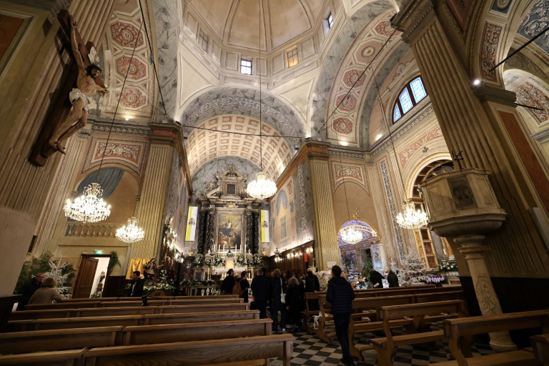 L'intérieur de la cathédrale d'Ajaccio en Corse la veille de la visite du pape François sur l'île, le 14 décembre 2024